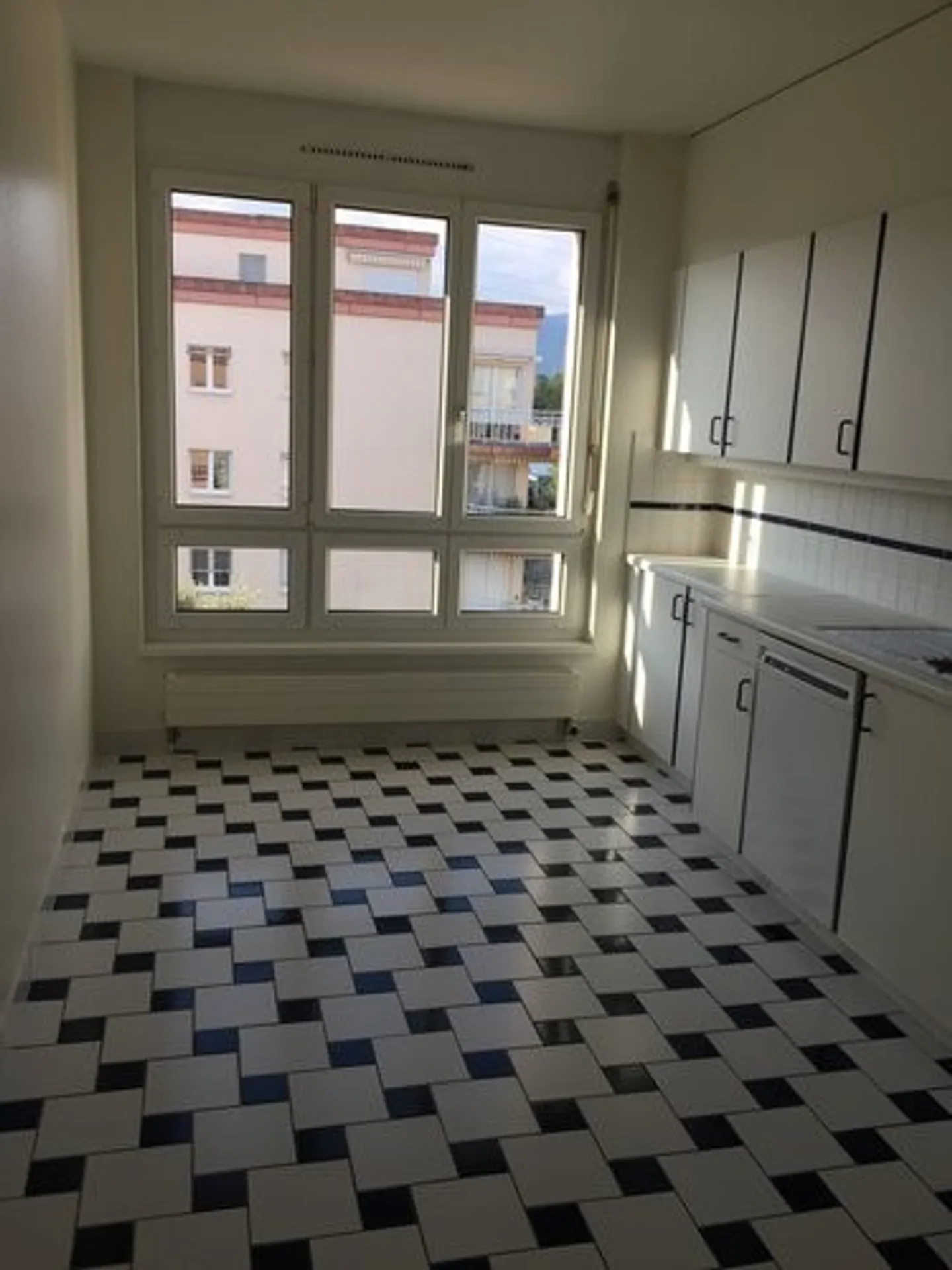 Appartement Charmant à Nyon - Photo 3 sur 6