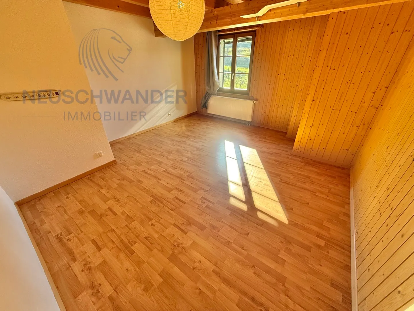 Residential building for sale - Photo 3 of 13