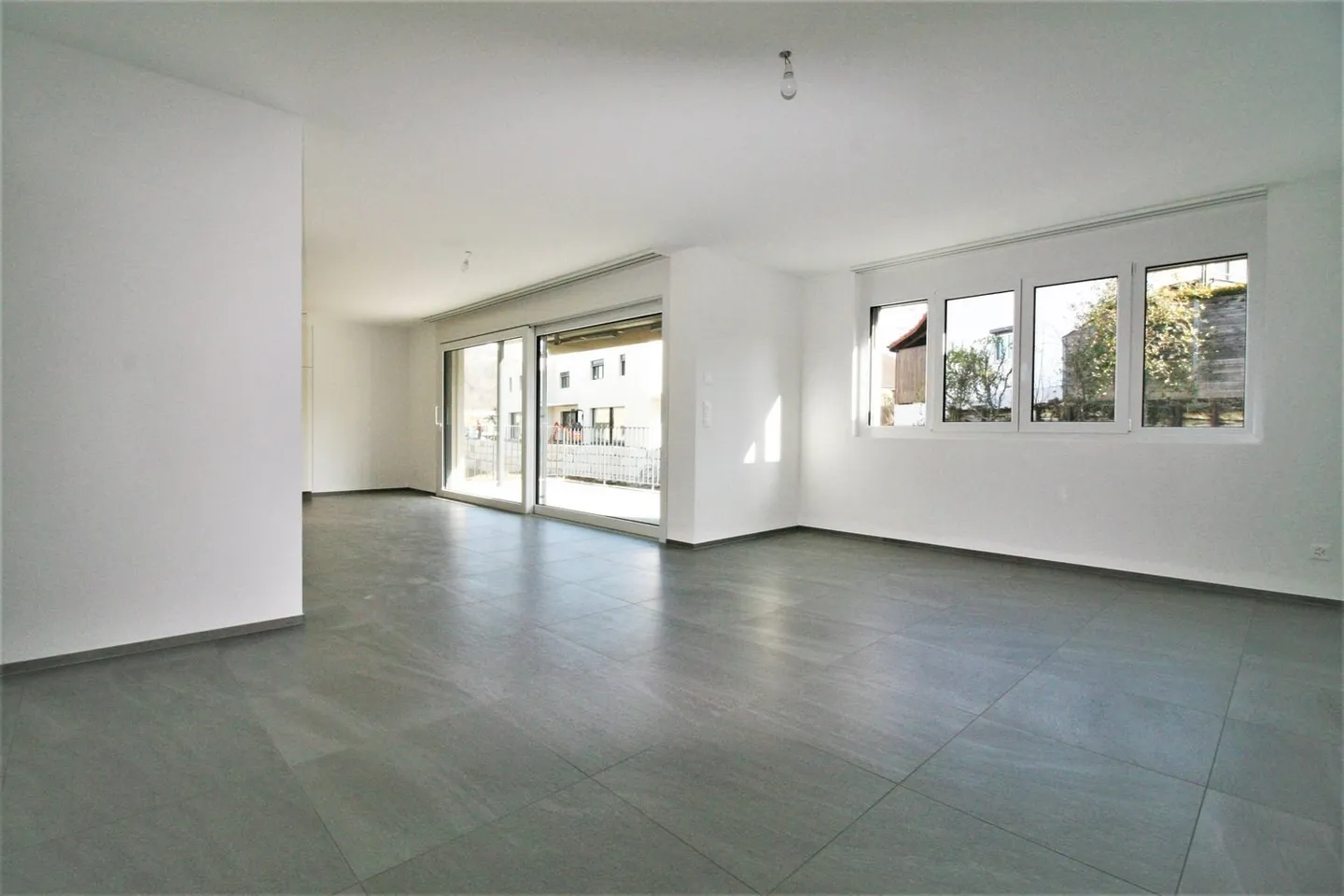 Luxurious 4.5-room apartment on the first floor at Main Street 21 - Photo 2 of 12