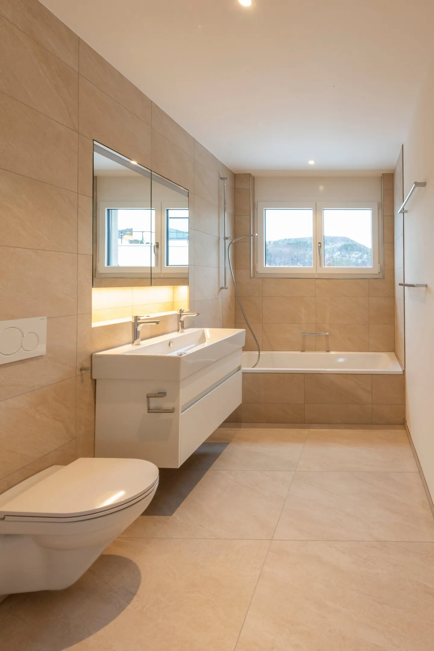 Luxurious 4.5-room apartment on the first floor at Main Street 21 - Photo 4 of 12