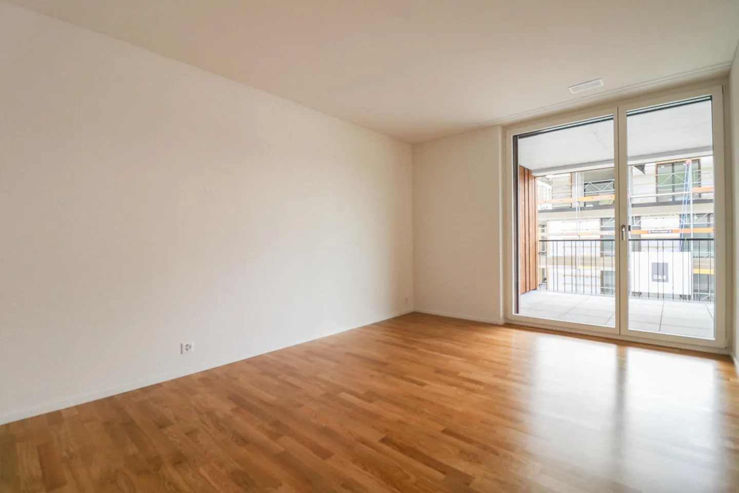 Modern apartment with a view of the greenery - Photo 3 of 5