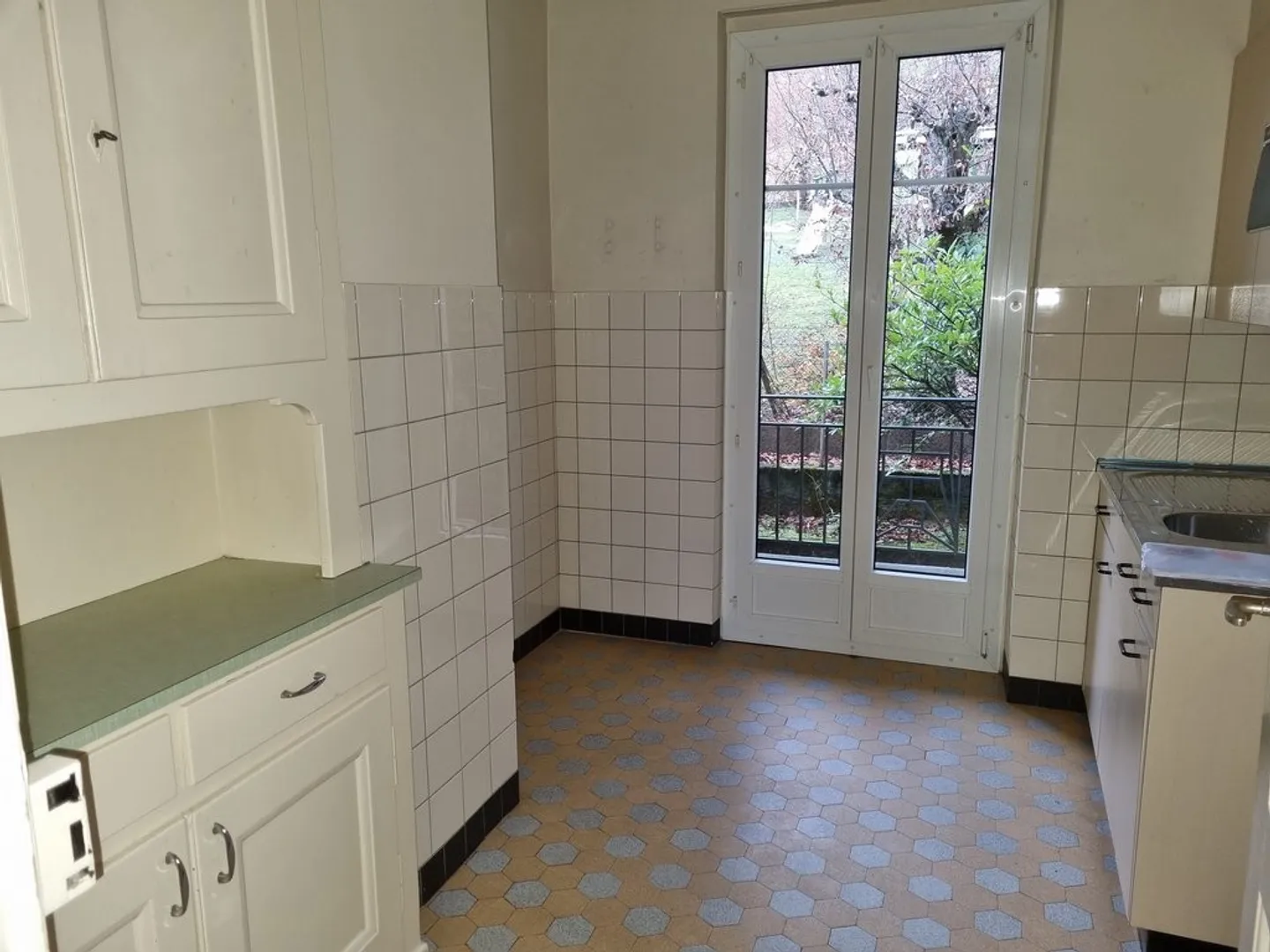 3 rooms with balcony in a small house - Photo 3 of 12