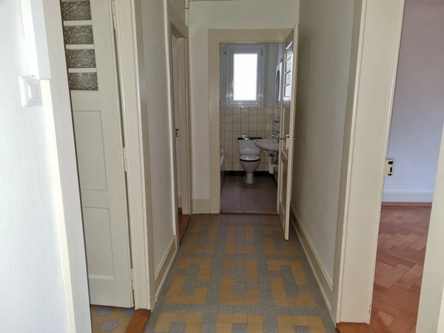 3 rooms with balcony in a small house - Photo 1 of 12