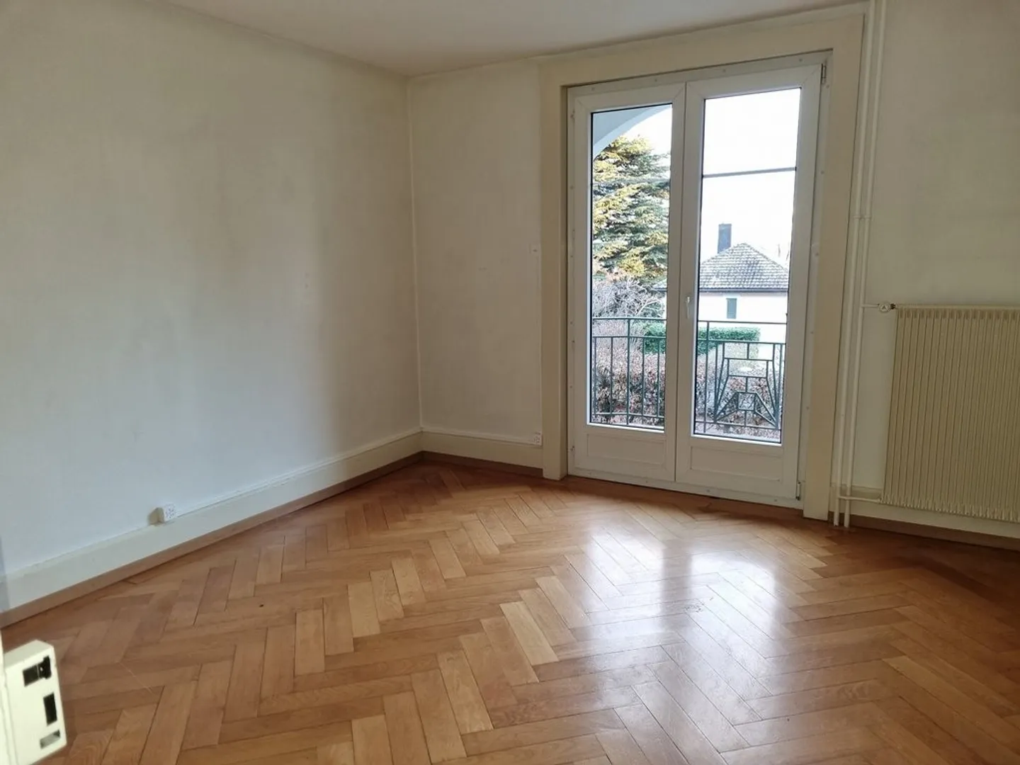 3 rooms with balcony in a small house - Photo 2 of 12