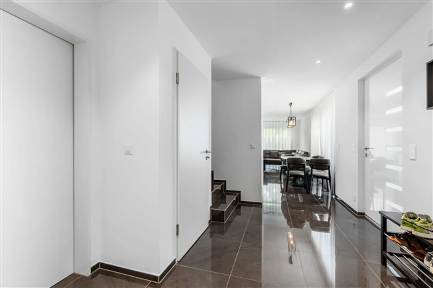 Maison individuelle moderne de 4,5 pièces avec PV à Reinach AG - Photo 2 sur 13