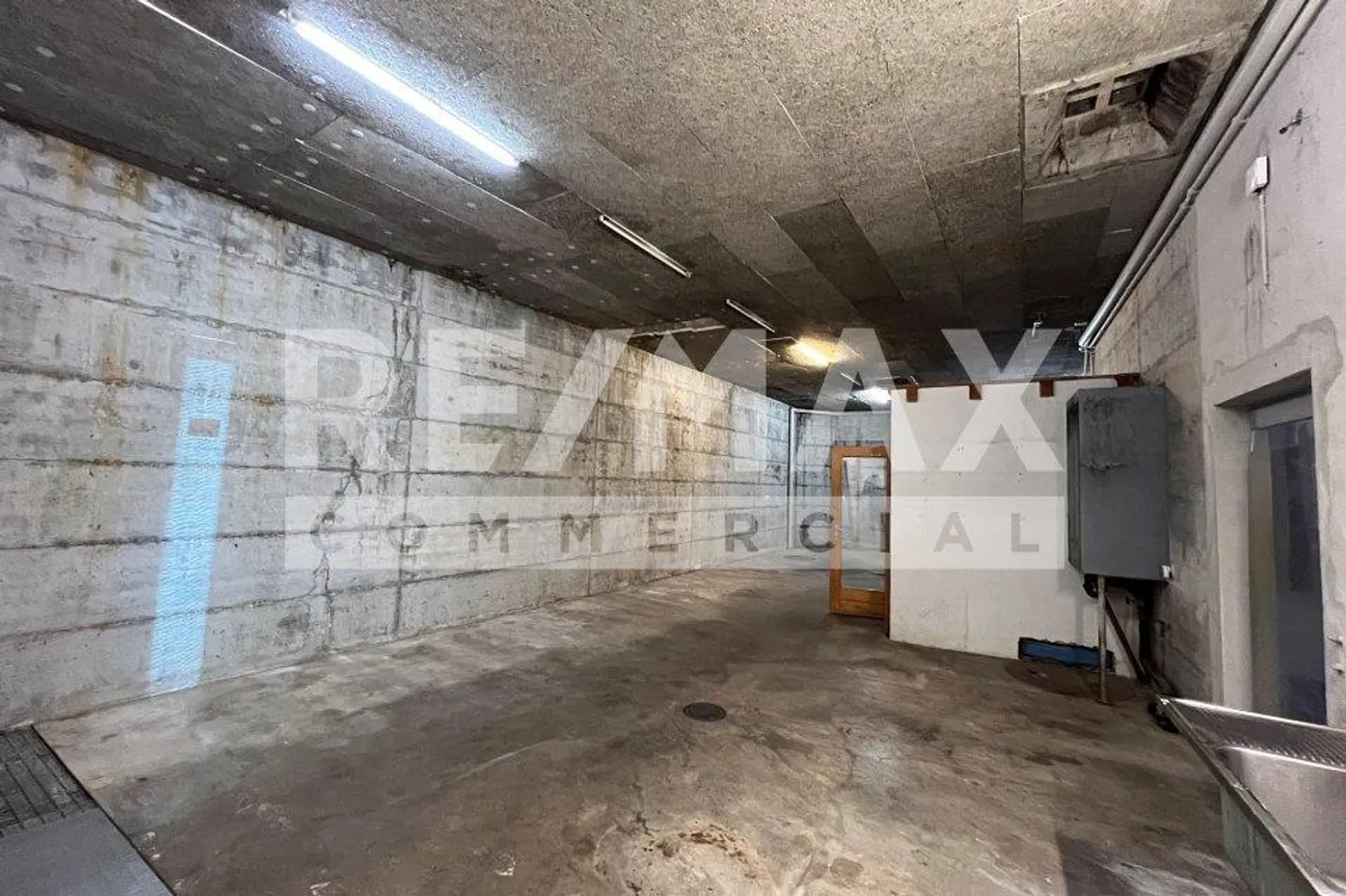 192 m2 Lagerraum mit Büro und PW-Einfahrt in Brienz zu vermieten - Photo 5 of 11