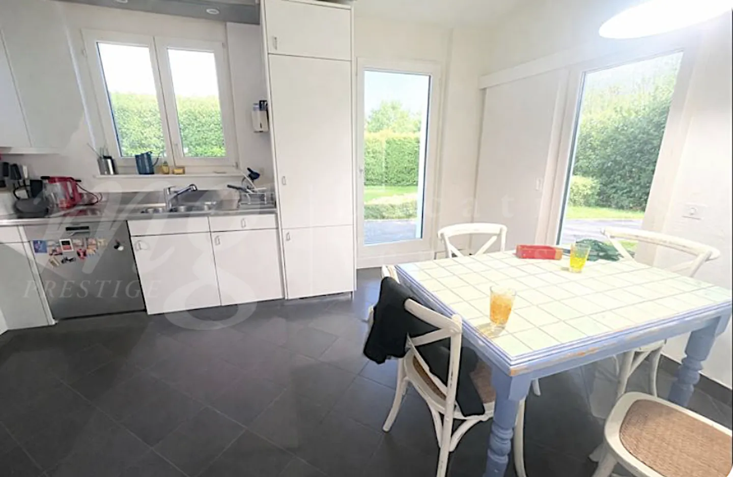 Incantevole Casa Familiare con Giardino - Foto 3 di 10