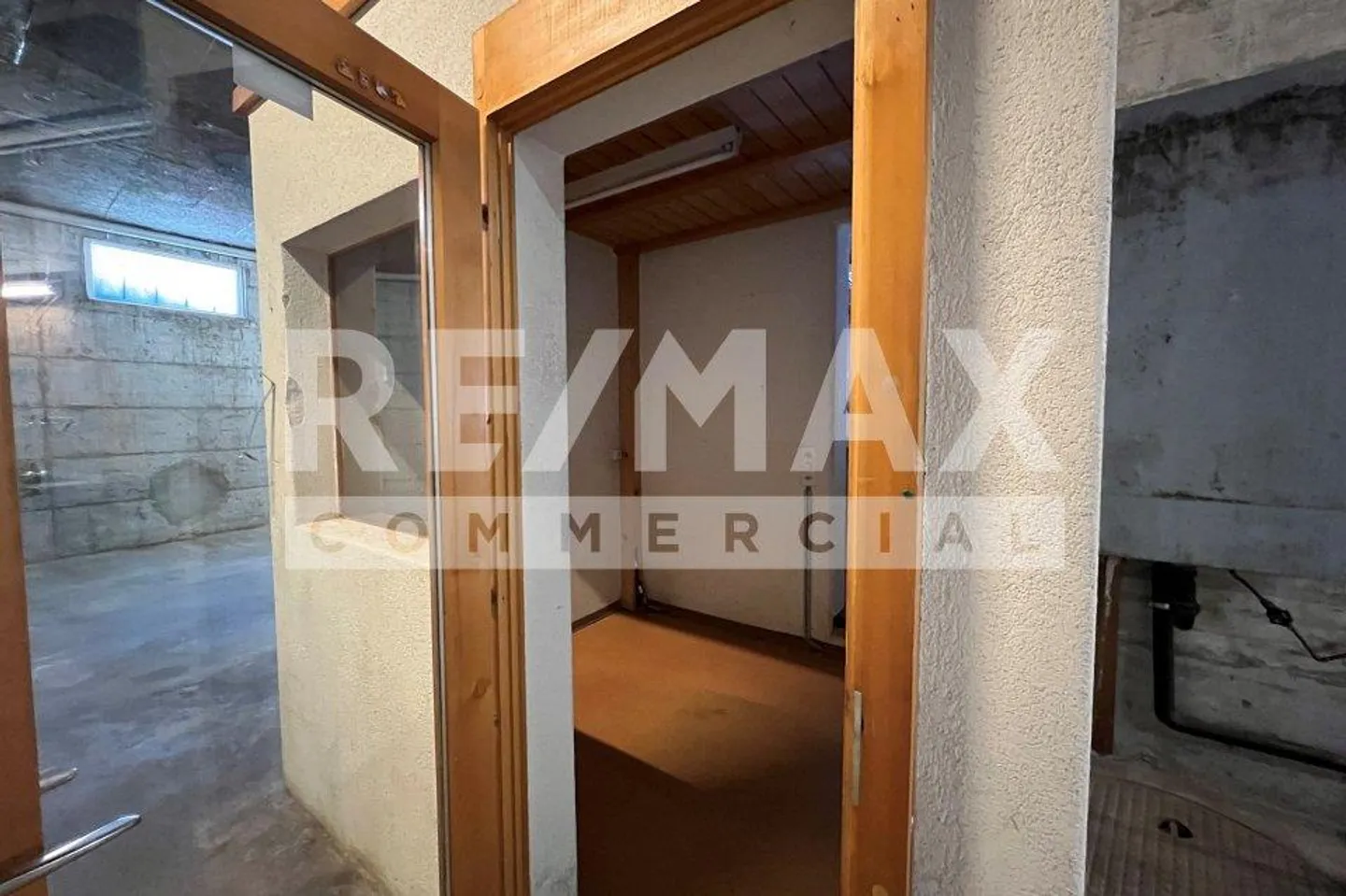 192 m2 Lagerraum mit Büro und PW-Einfahrt in Brienz zu vermieten - Photo 6 of 11