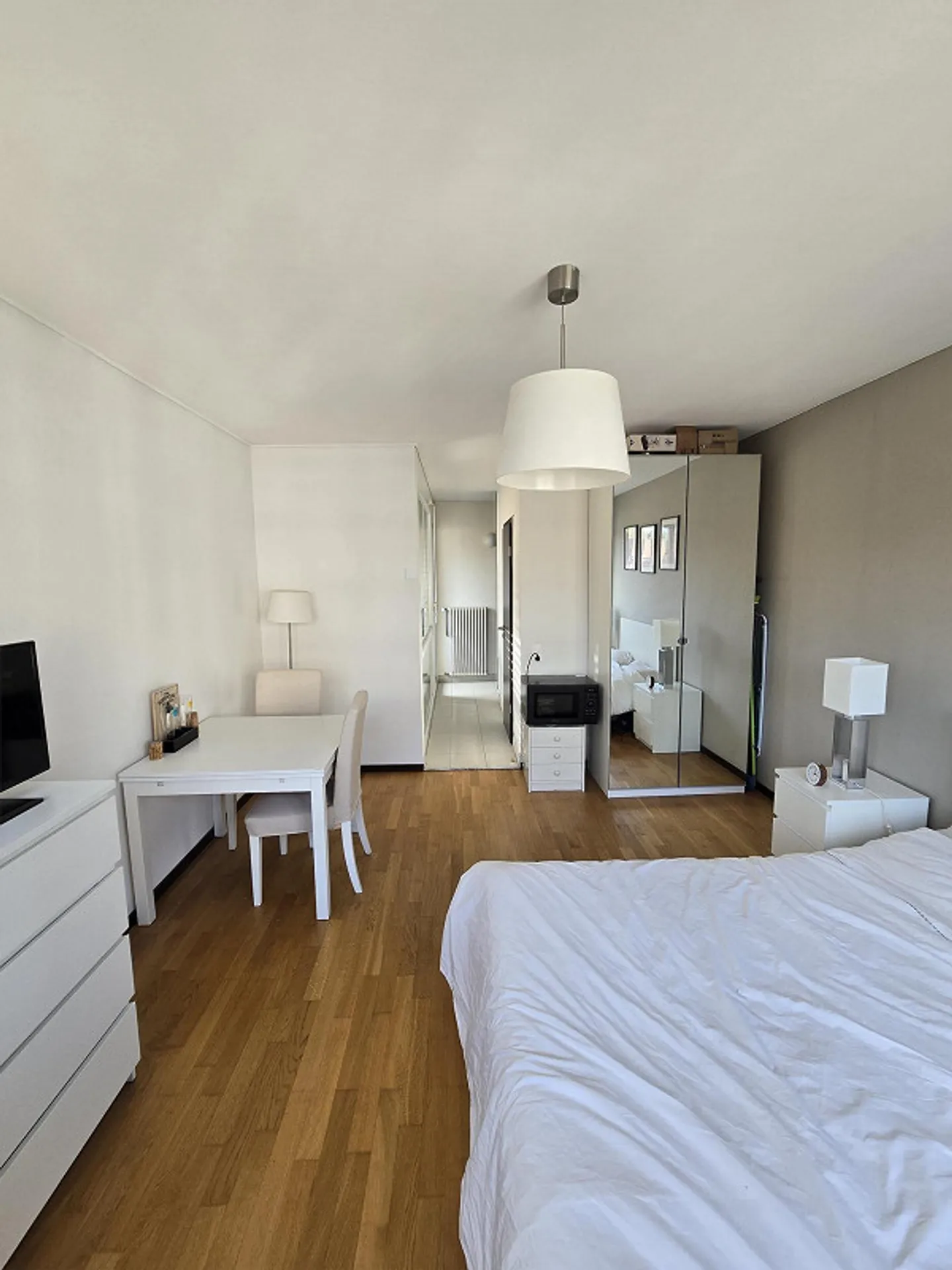 Moderne möblierte 1,5-Zimmer-Wohnung mit Balkon am Boulevard de la Cluse - Foto 5 von 13