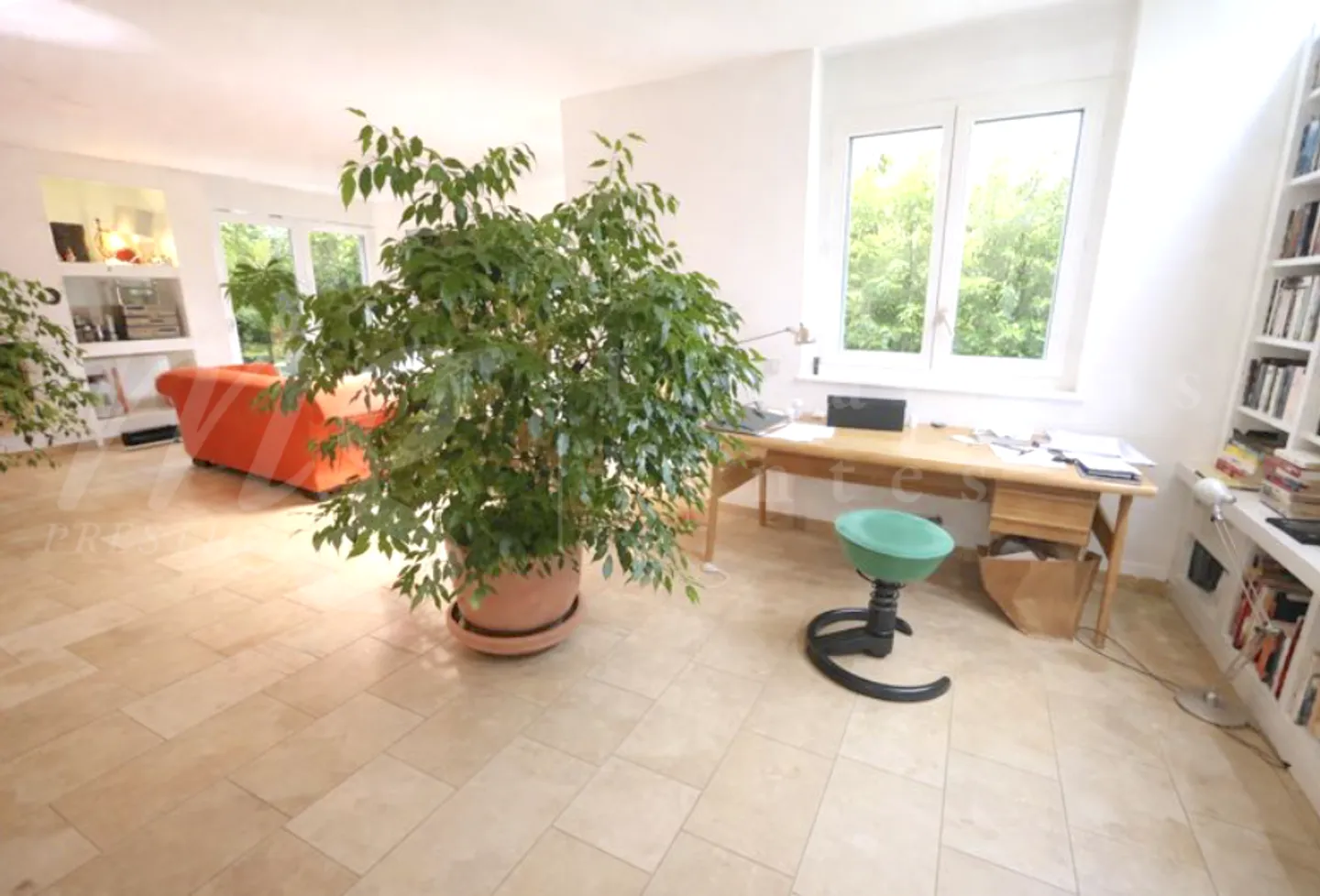 Incantevole Casa Familiare con Giardino - Foto 6 di 10