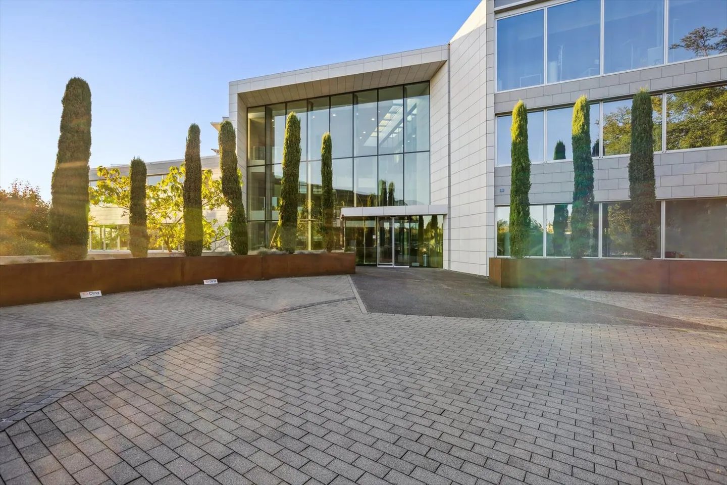 Furnished offices for rent in Morges - Area of 490 m2 - Photo 1 of 12
