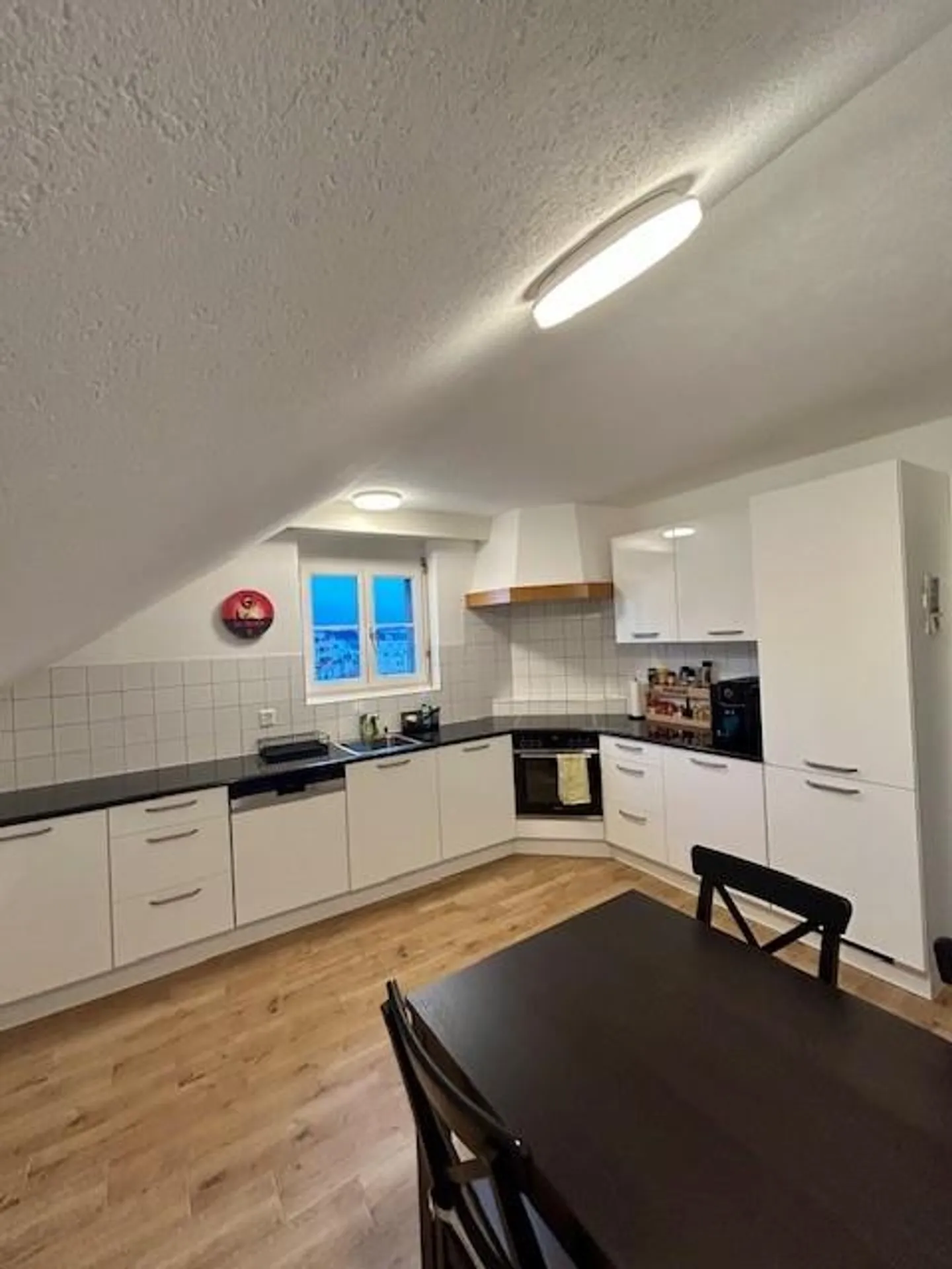 Appartamento mansardato di 2,5 stanze con vista splendida - Foto 3 di 10