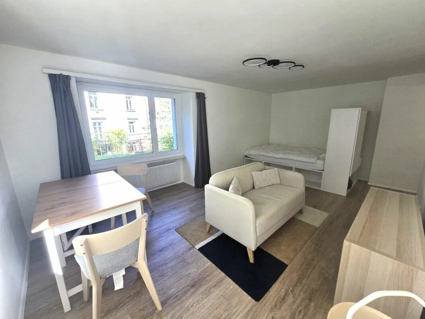 1.5-Zi. Stadtwohnung saniert und möbliert - Foto 2 von 6