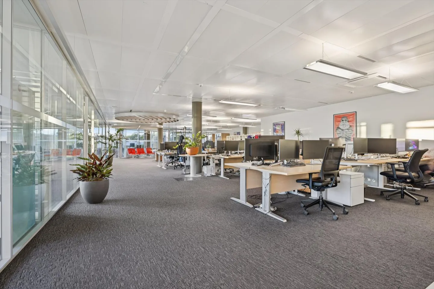 Furnished offices for rent in Morges - Area of 490 m2 - Photo 2 of 12