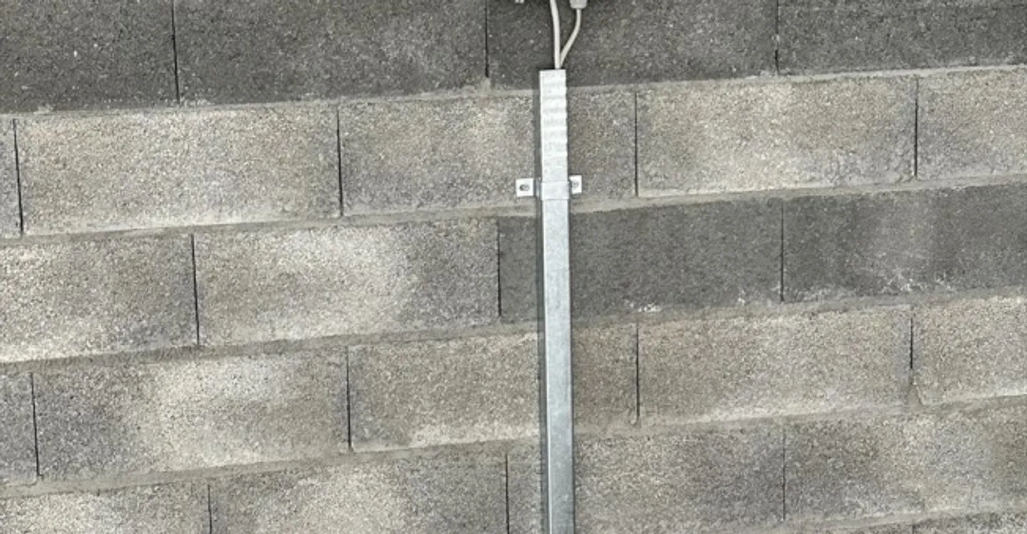 Mixed-use building for rent - Photo 3 of 8