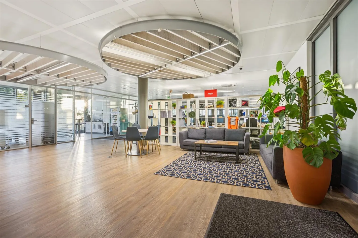 Furnished offices for rent in Morges - Area of 490 m2 - Photo 3 of 12