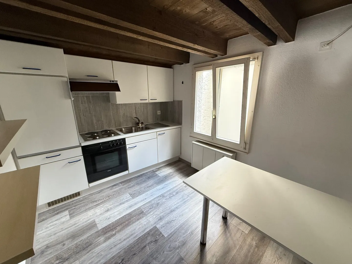 Mixed-use building for sale - Photo 2 of 12