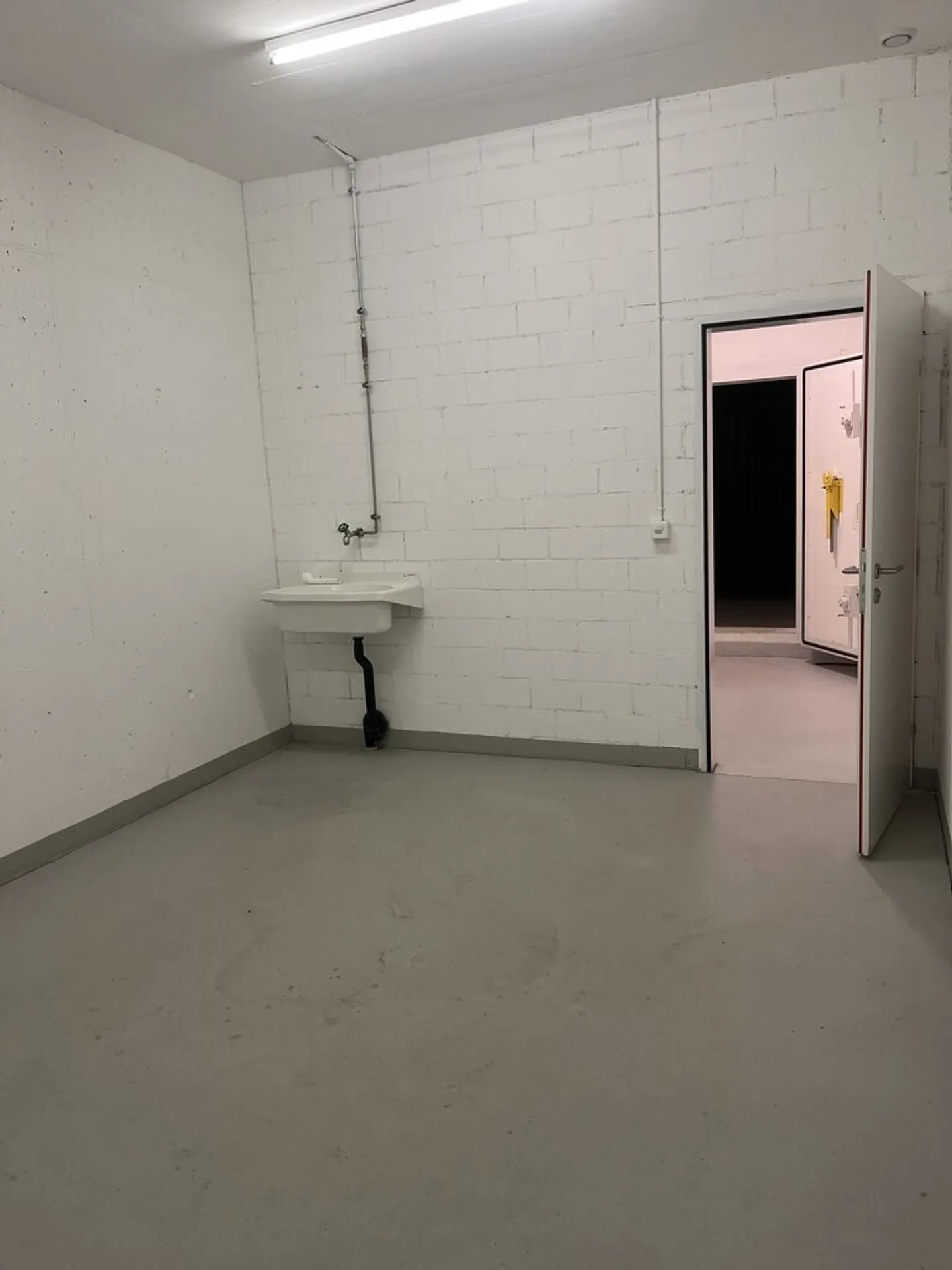 Salle de loisirs à louer à Reichenburg - Photo 3 sur 6