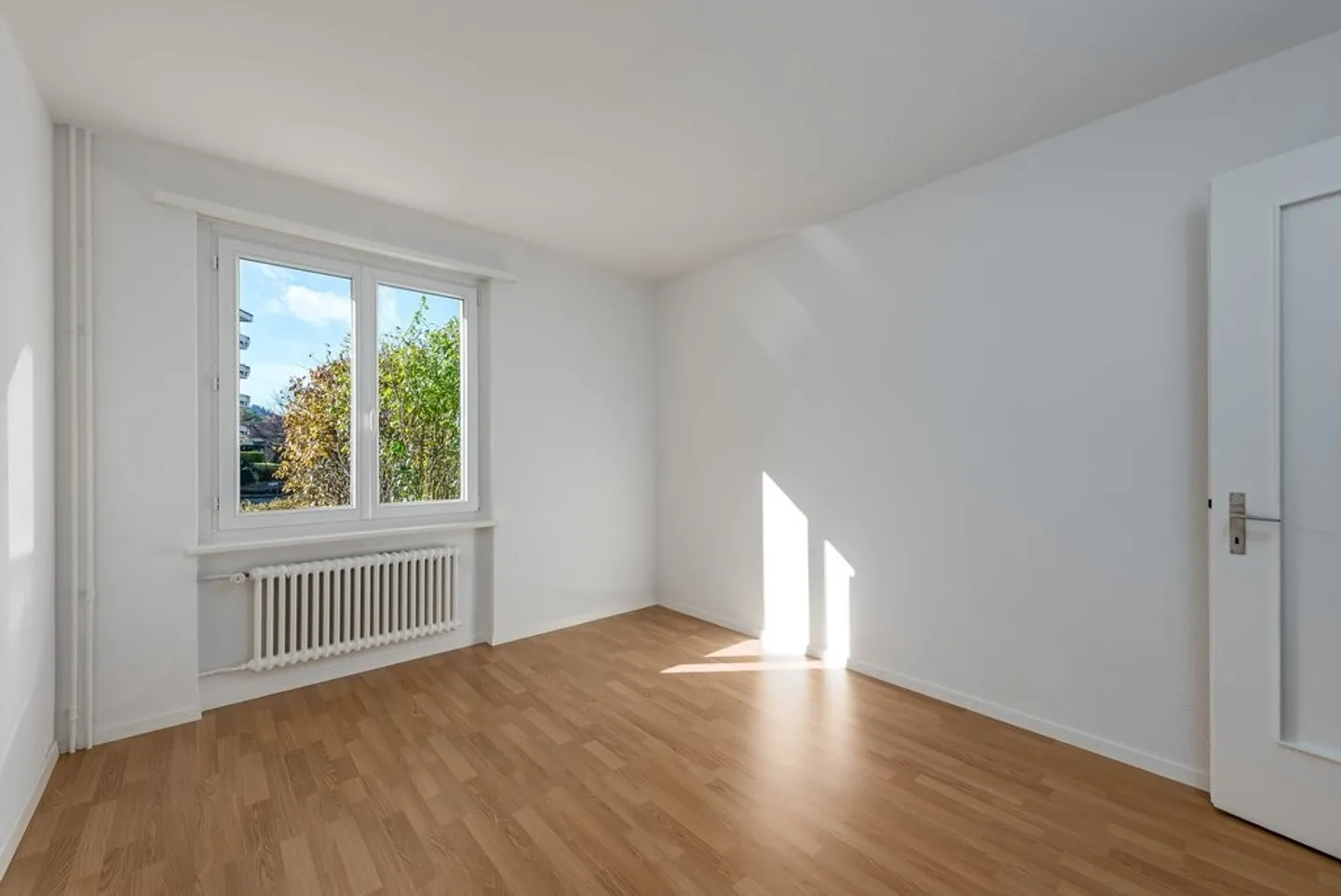 Idyllic apartment with large garden seating area - Photo 6 of 9