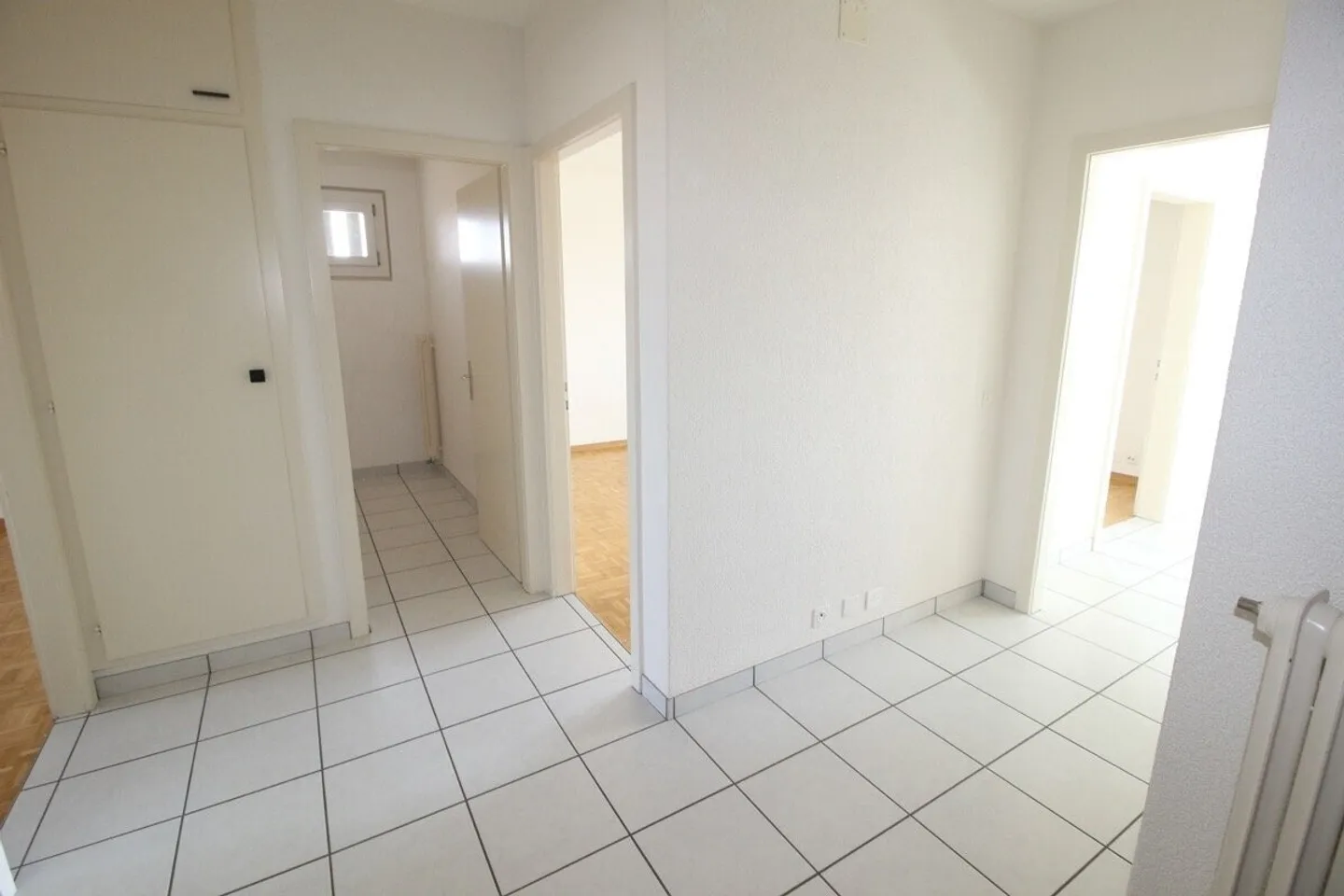 Appartement spacieux en cadre verdoyant - Photo 8 sur 13