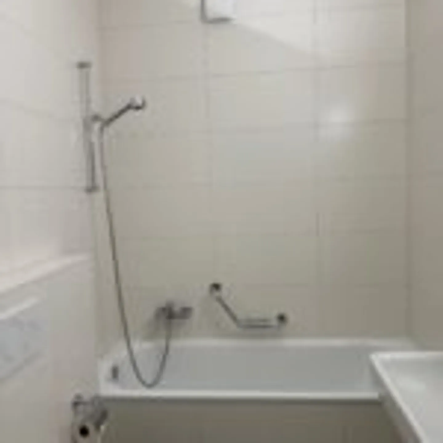 2.5-room apartment on the 4th floor - Photo 8 of 9