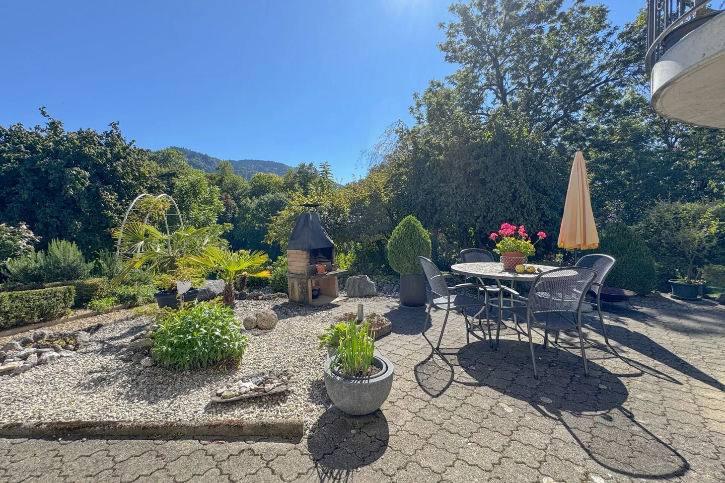 Incantevole casa e poesia del giardino sul soleggiato Churzenberg - Foto 5 di 12