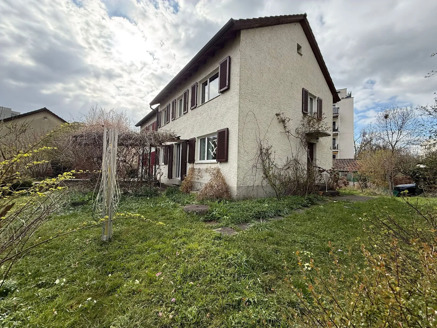 Charmantes Doppeleinfamilienhaus - Foto 2 von 5