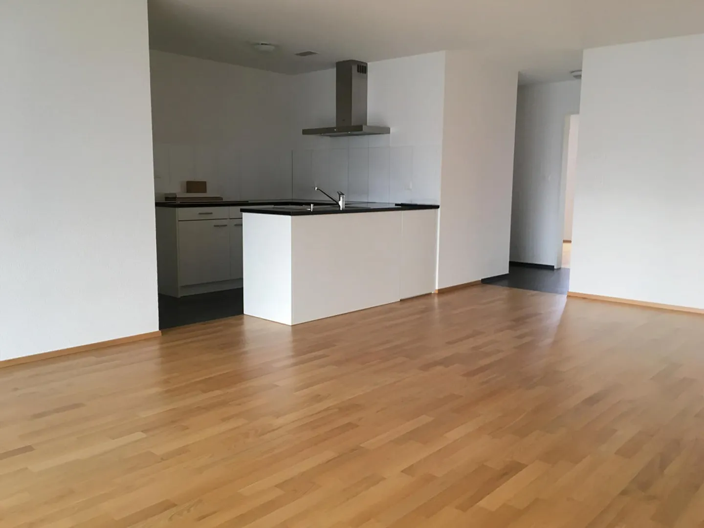 Geräumige Wohnung mit Balkon - Foto 2 von 5