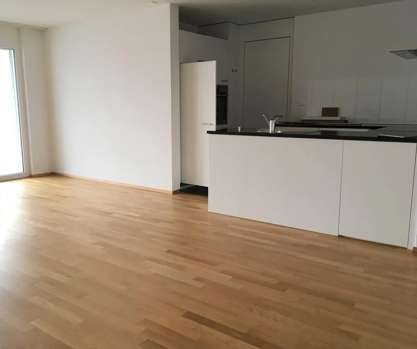 Geräumige Wohnung mit Balkon - Foto 3 von 5