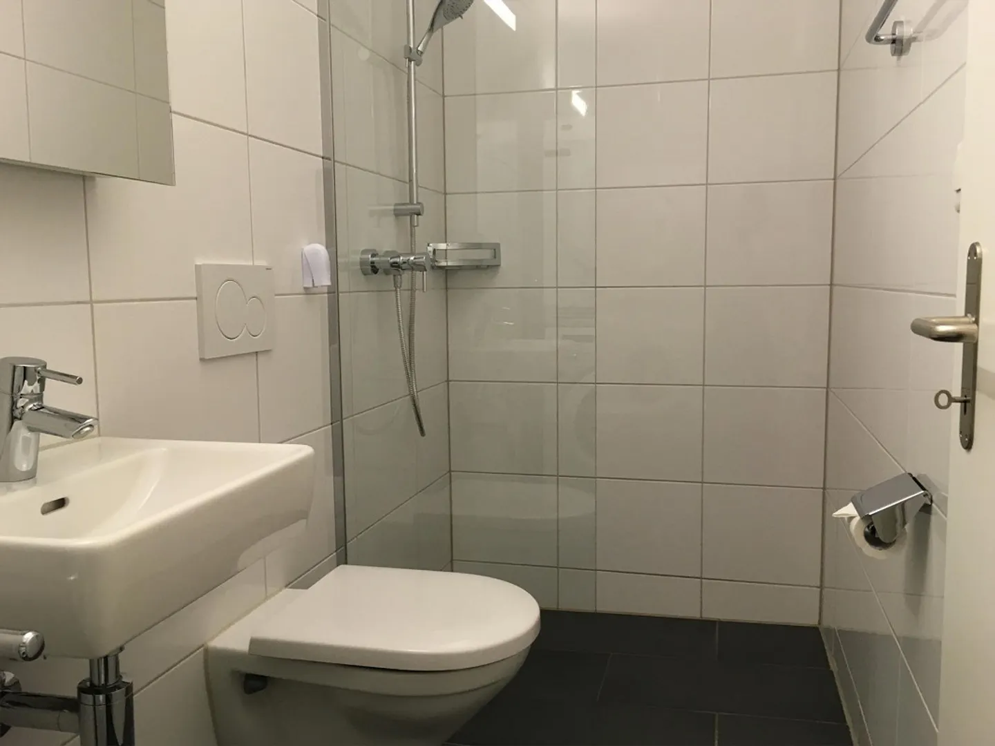 Geräumige Wohnung mit Balkon - Foto 5 von 5