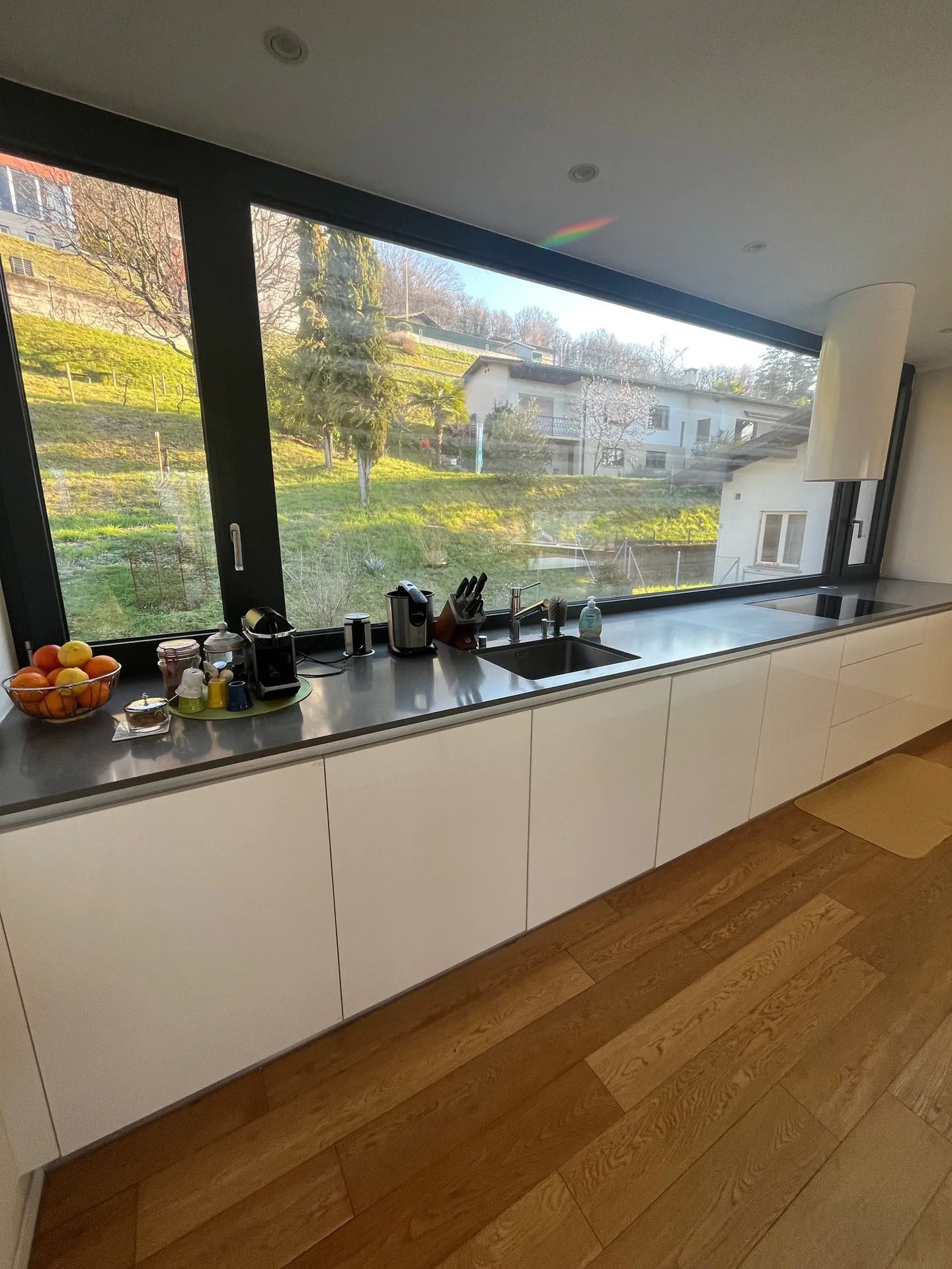 Ampio appartamento con 4 camere in vendita - Foto 4 di 11