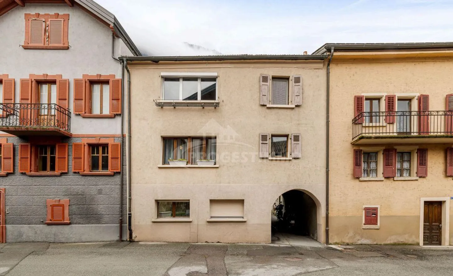 4-room apartment with a large area of 115 m2 on the ground - Photo 1 of 7