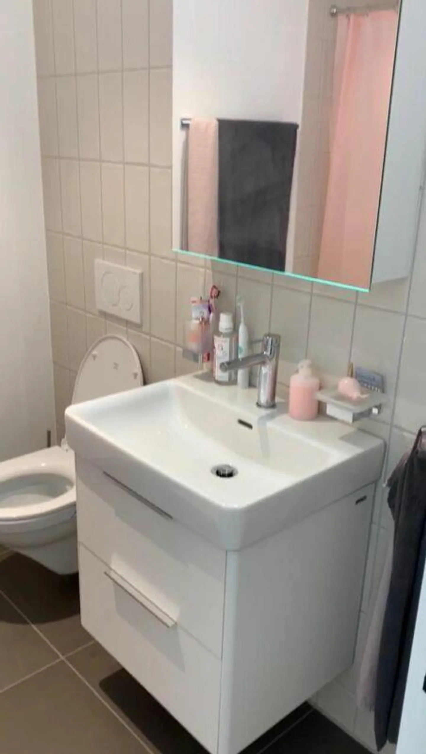 Modern 2.5-room apartment in a popular location seeks new tenant - Photo 10 of 16