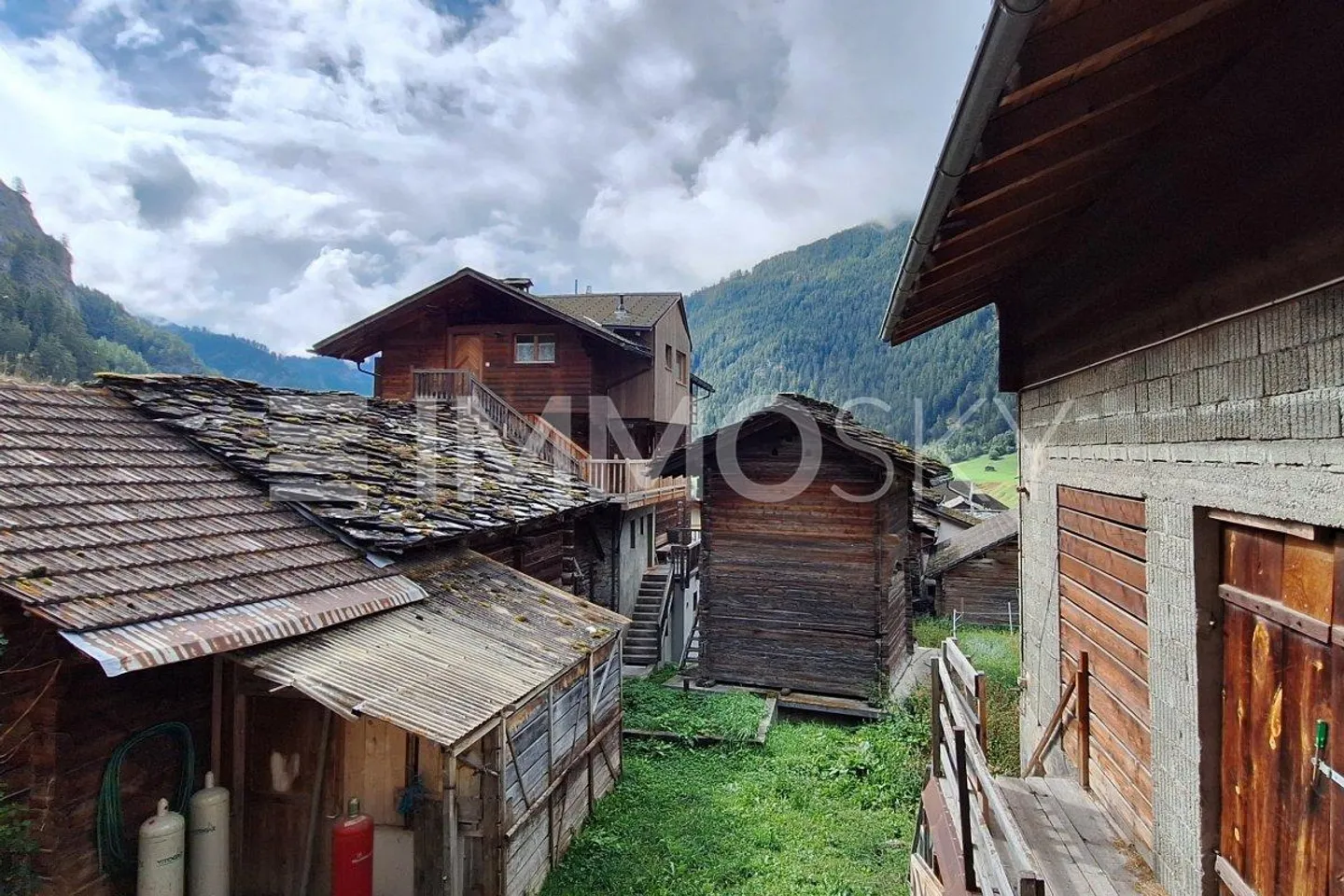 Scheune zur Renovierung in Evolène - Foto 2 von 5