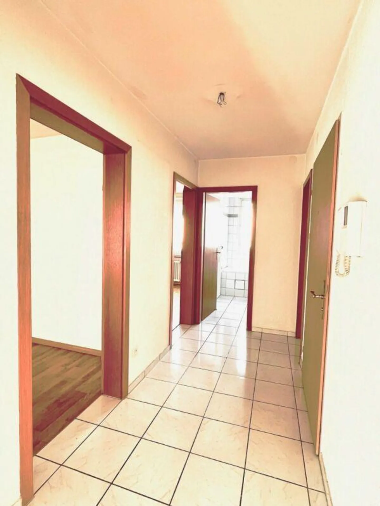 Charmante und heimelige 3 Z' Wohnung an zentraler Lage im Hochparterre - Foto 3 von 15