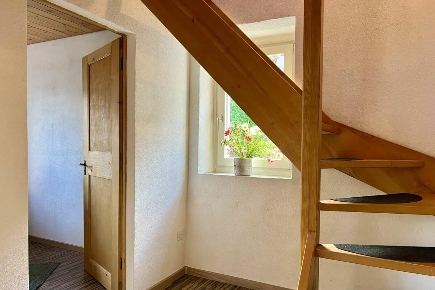 Charmantes Dorfhaus mit Garten und separatem Studio - Foto 10 von 30