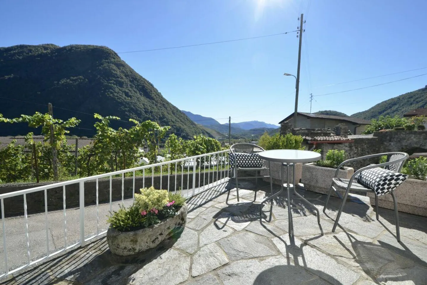 Charmantes Dorfhaus mit Garten und separatem Studio - Foto 17 von 30