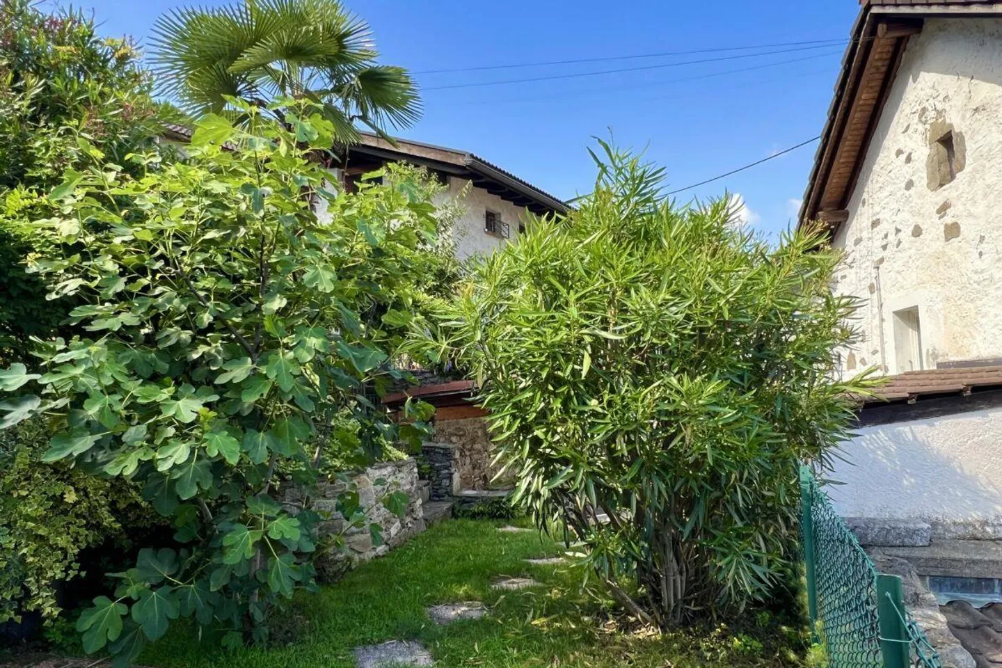 Charmantes Dorfhaus mit Garten und separatem Studio - Foto 22 von 30