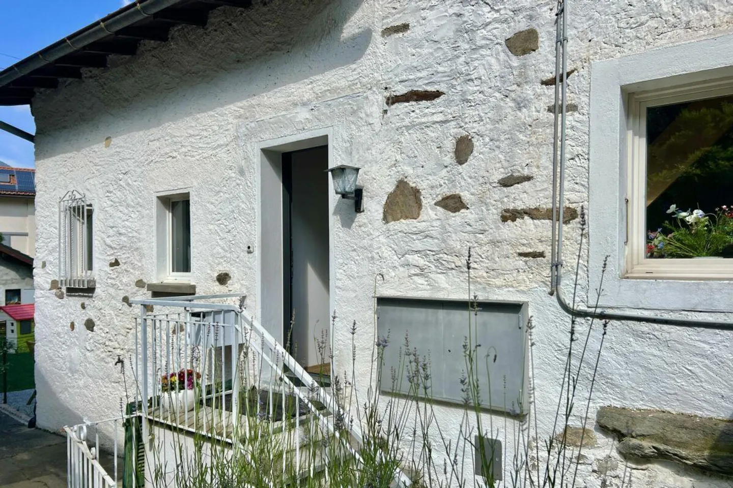 Charmantes Dorfhaus mit Garten und separatem Studio - Foto 24 von 30