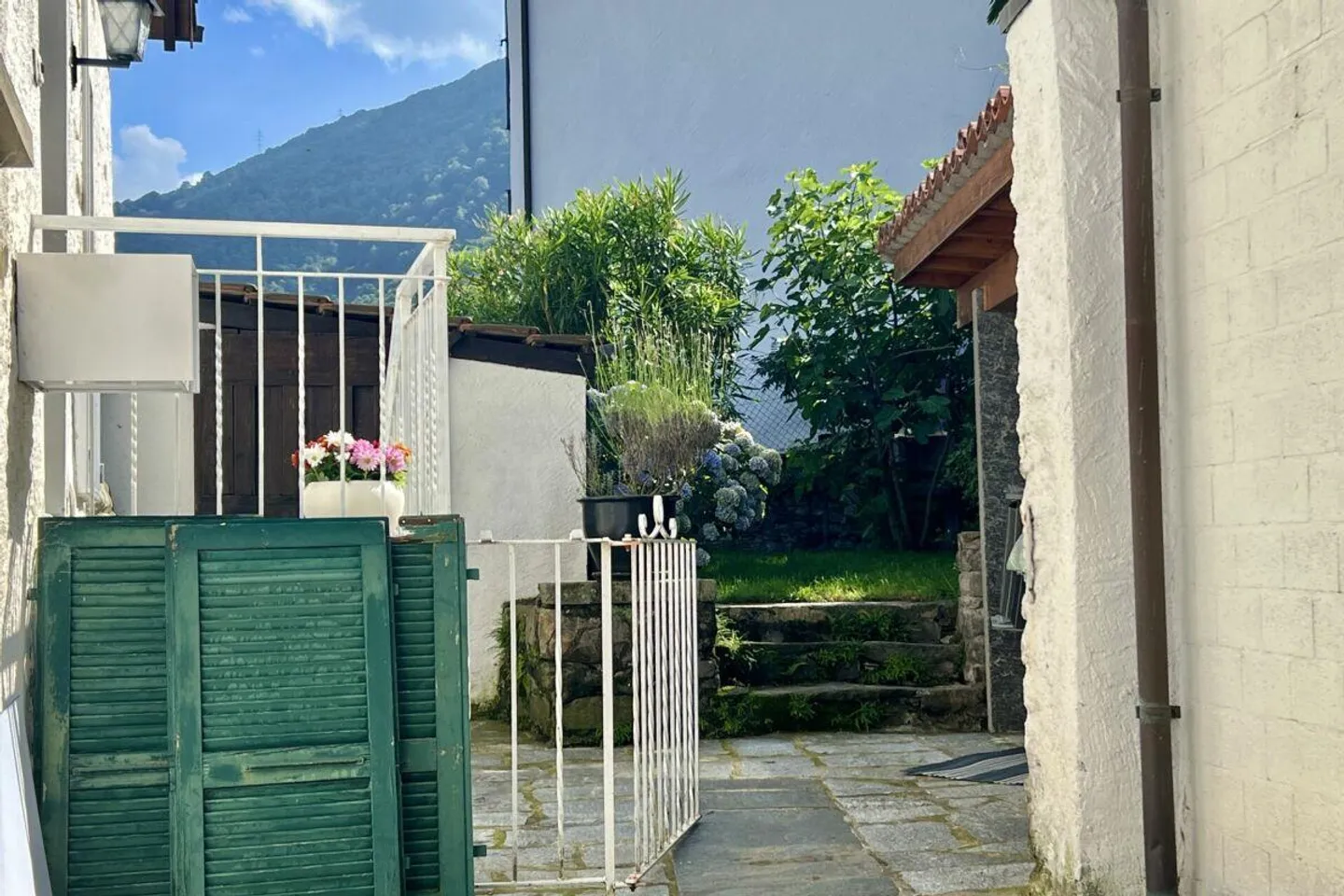 Charmantes Dorfhaus mit Garten und separatem Studio - Foto 25 von 30