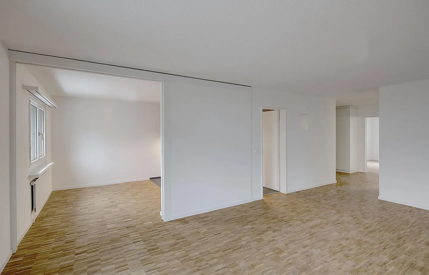 Central living in the green - Photo 6 of 12