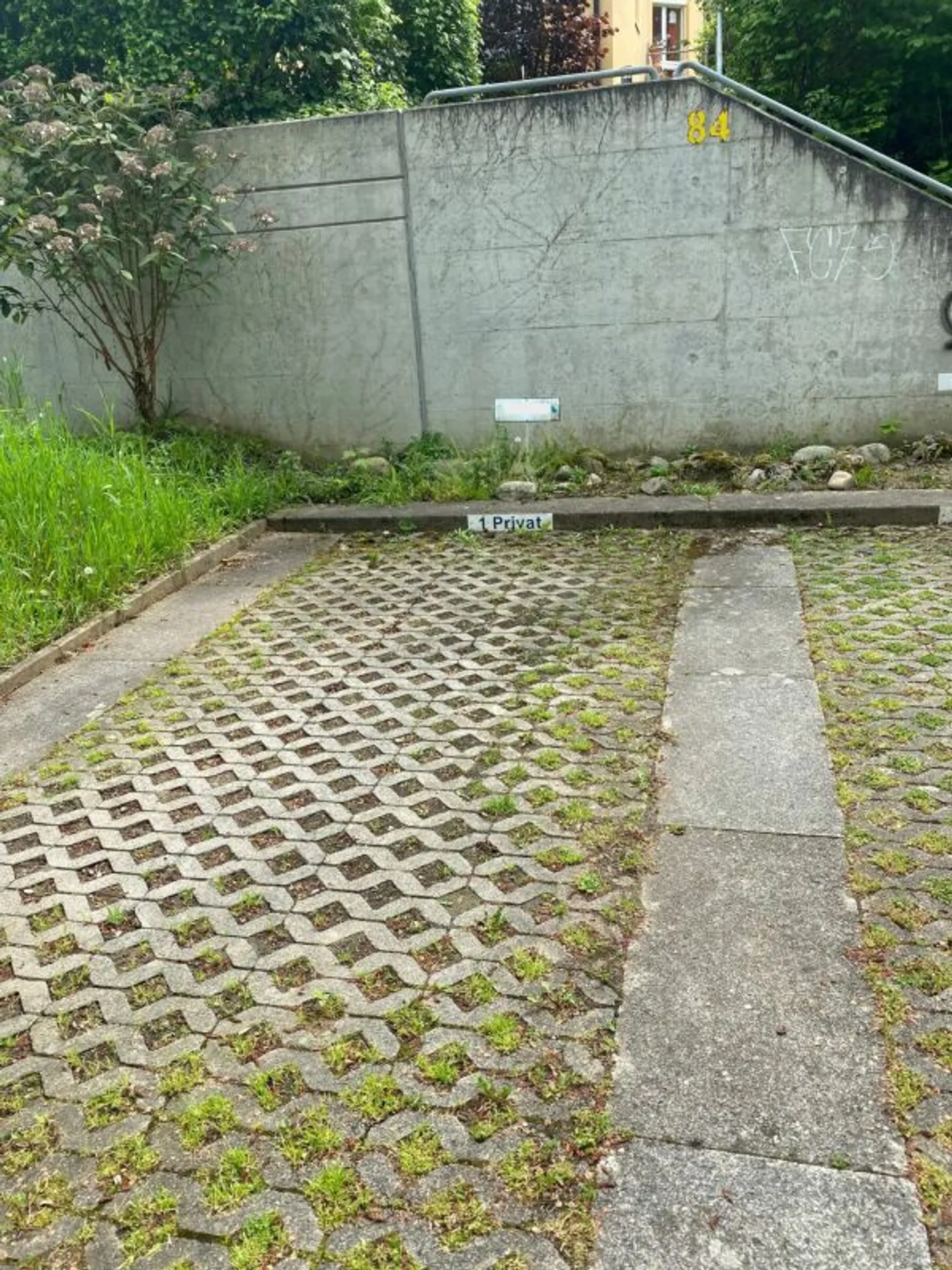 Looking for a parking space? - Photo 3 of 3