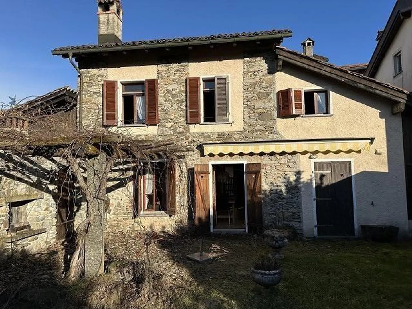 4 1/2-Room Ticino House with Beautiful Garden - Photo 1 of 40