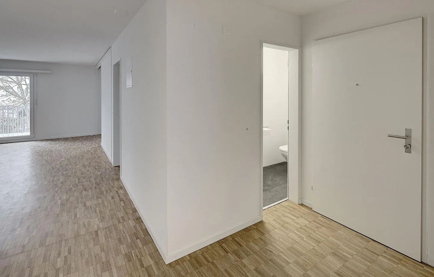 Central living in the green - Photo 9 of 12