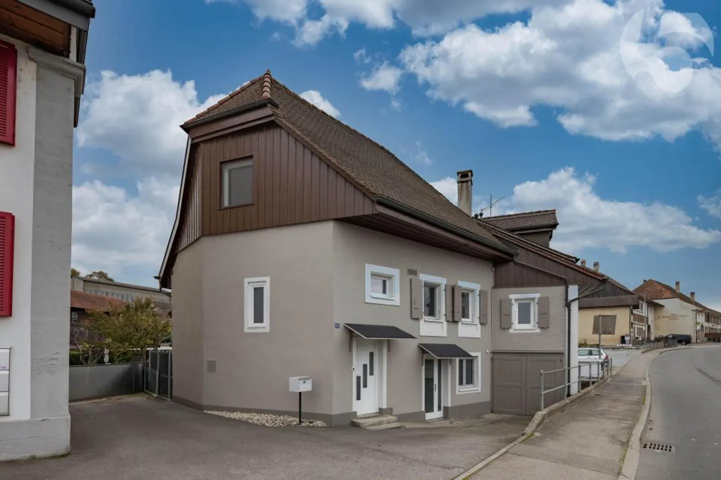Wunderschönes, komplett renoviertes Dorfhaus - Foto 1 von 13