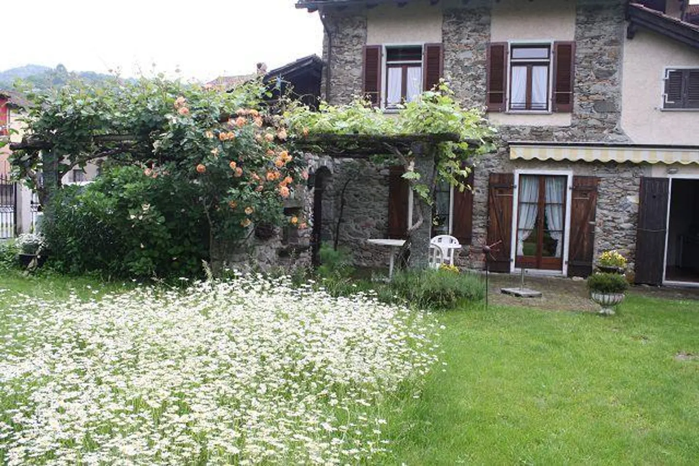 4 1/2-Room Ticino House with Beautiful Garden - Photo 34 of 40