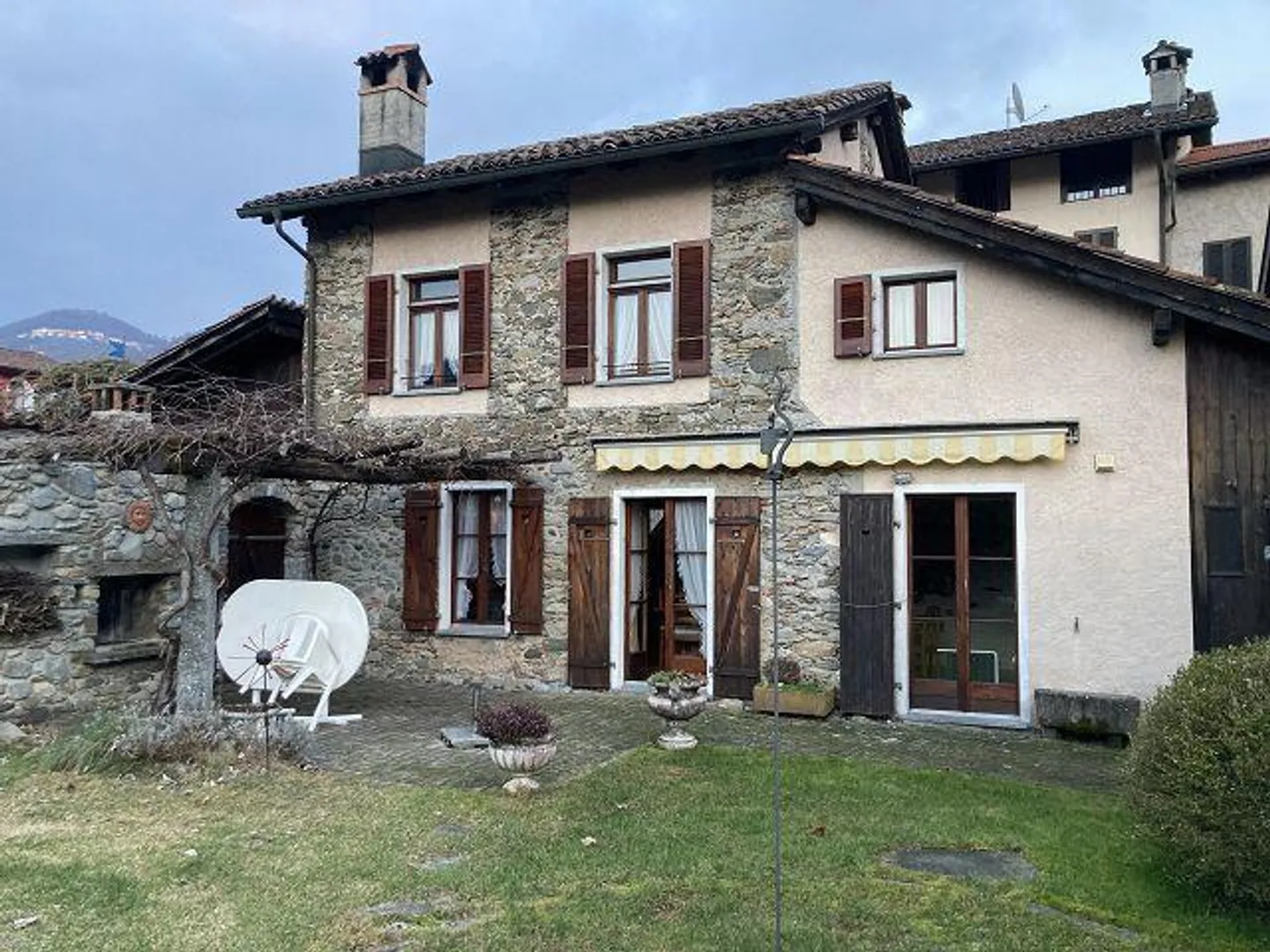 4 1/2-Room Ticino House with Beautiful Garden - Photo 33 of 40