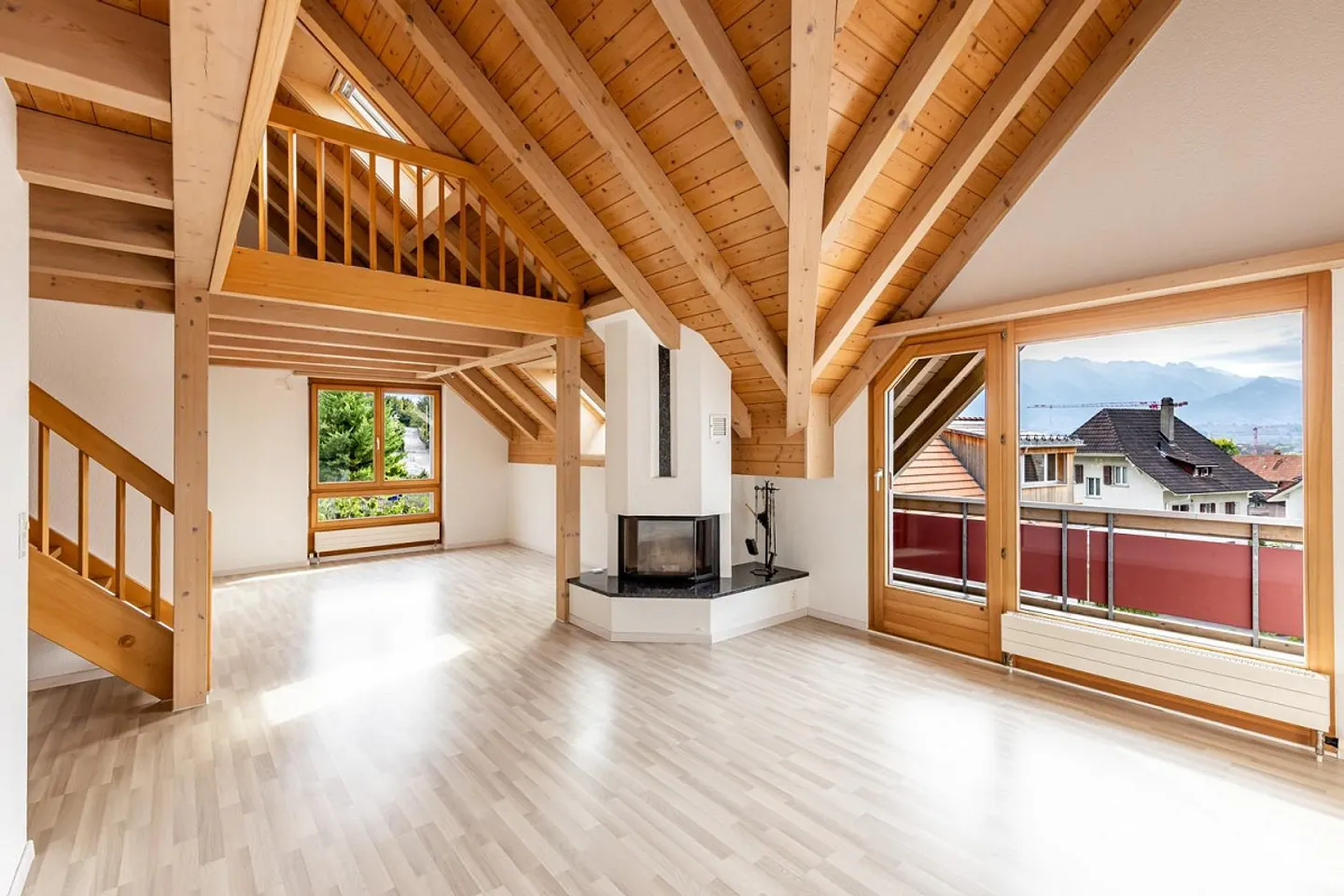 3.5 Room Attic Apartment with Gallery in Steffisburg (Thun) - Photo 4 of 13