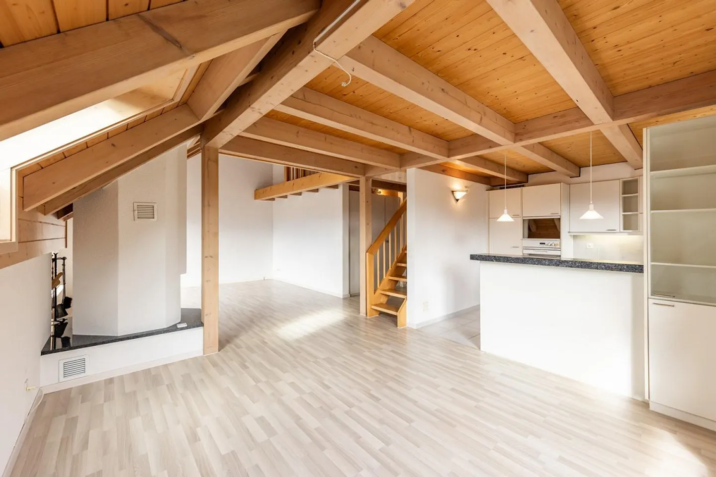 3.5 Room Attic Apartment with Gallery in Steffisburg (Thun) - Photo 5 of 13
