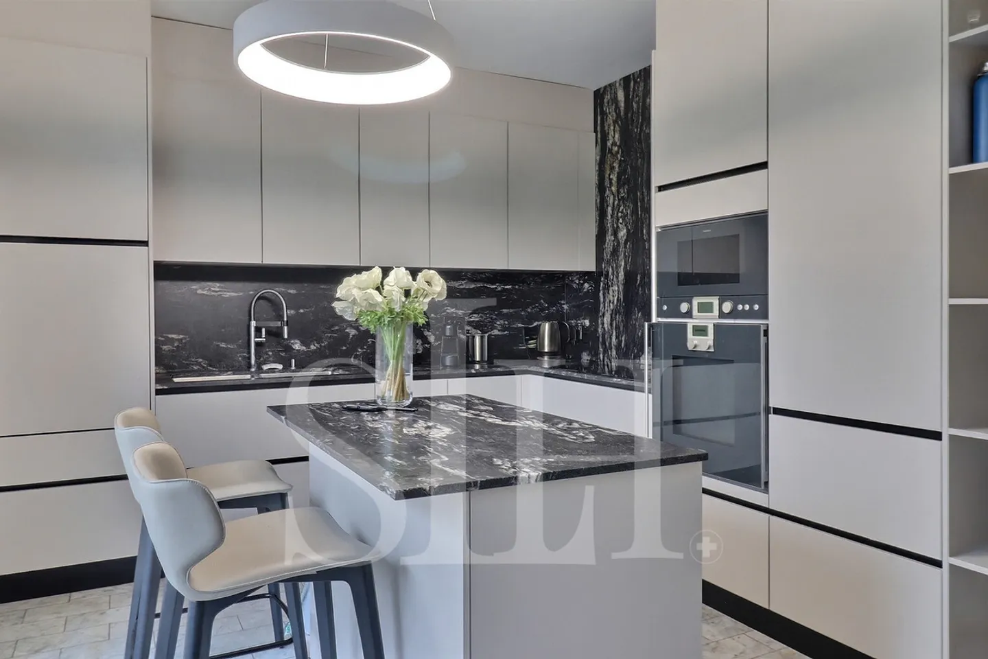 Villa élégante avec piscine près de St-Sulpice - Photo 6 sur 11